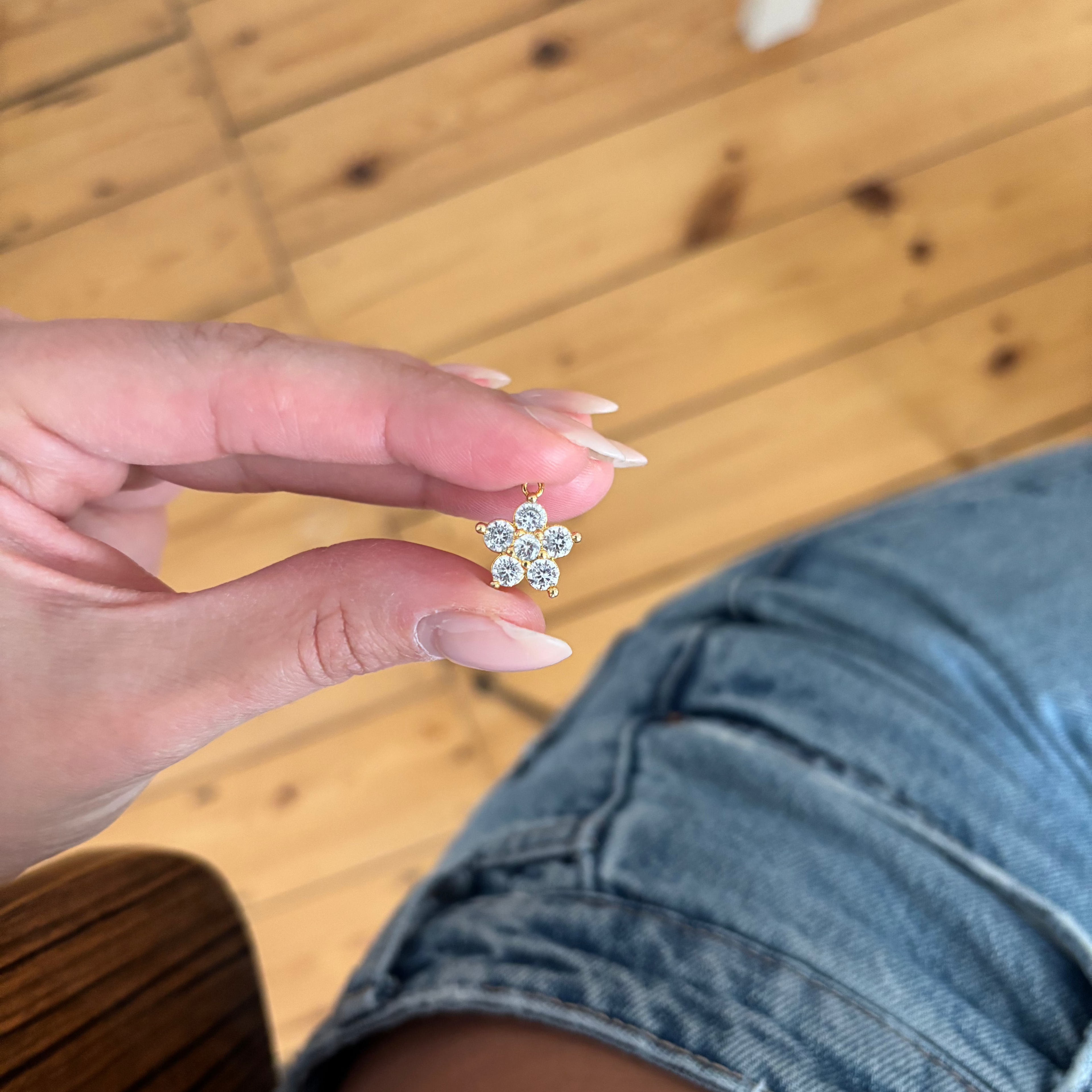 clean flower (charm)