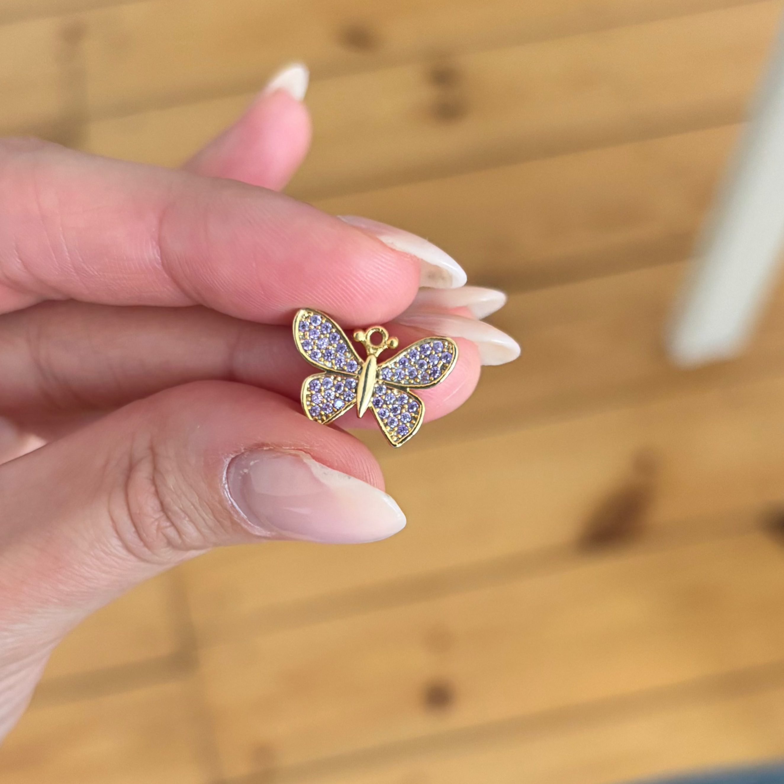 violet butterfly (charm)
